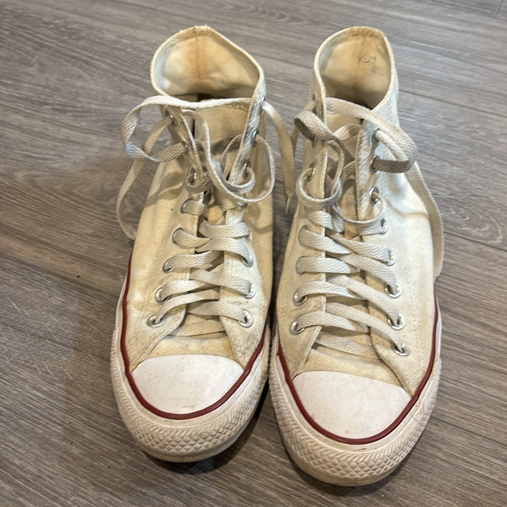 Converse - Picture 2 of 3